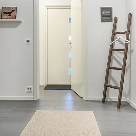 4 Bedroom Stunning In Tjrhom Tjorhom
